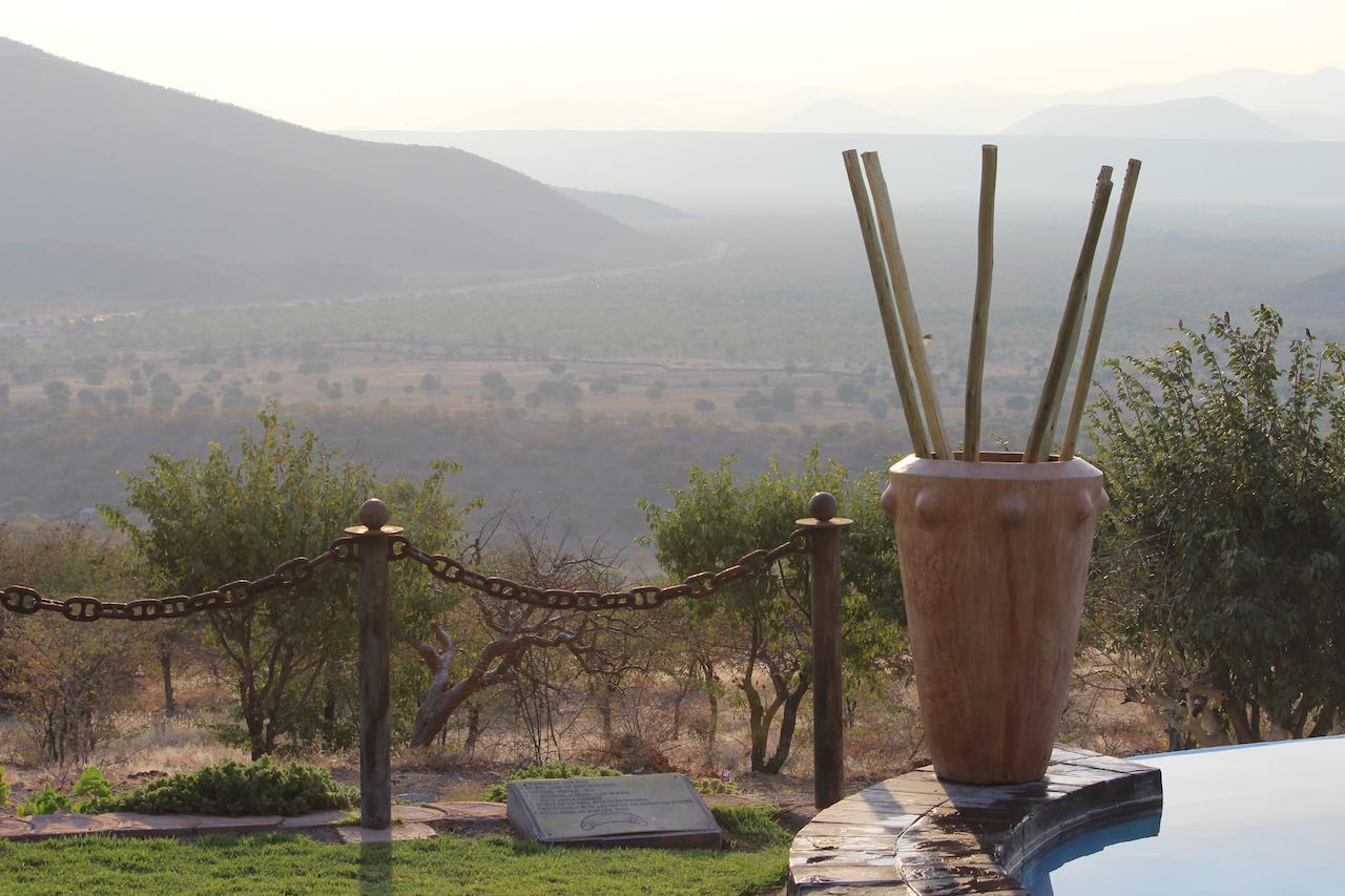 Opuwo Country Lodge Exterior foto